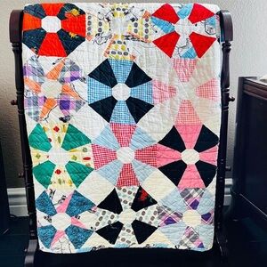 72”x80” Gorgeous Vintage Octagon Quit Handmade and Hand Stitched.